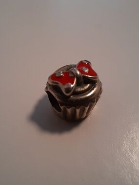 Pandora Cupcake Charm